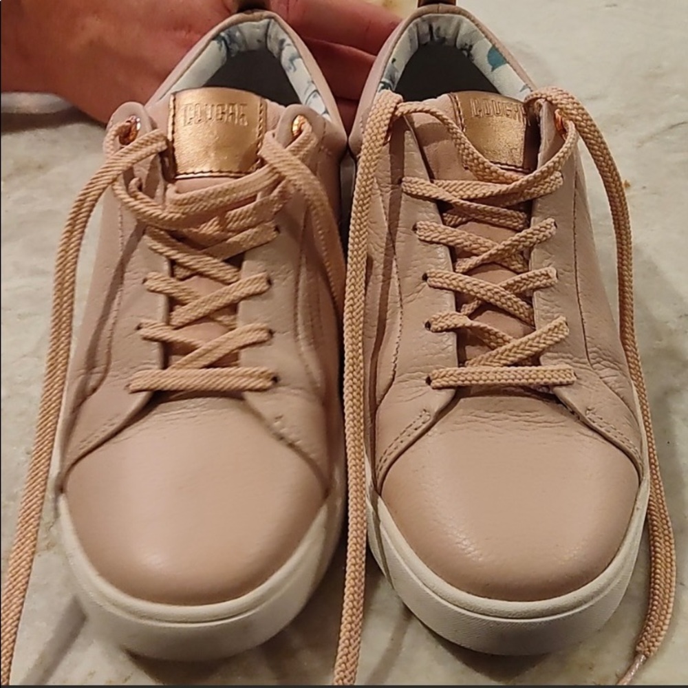 “Like New” Cougar Sneakers